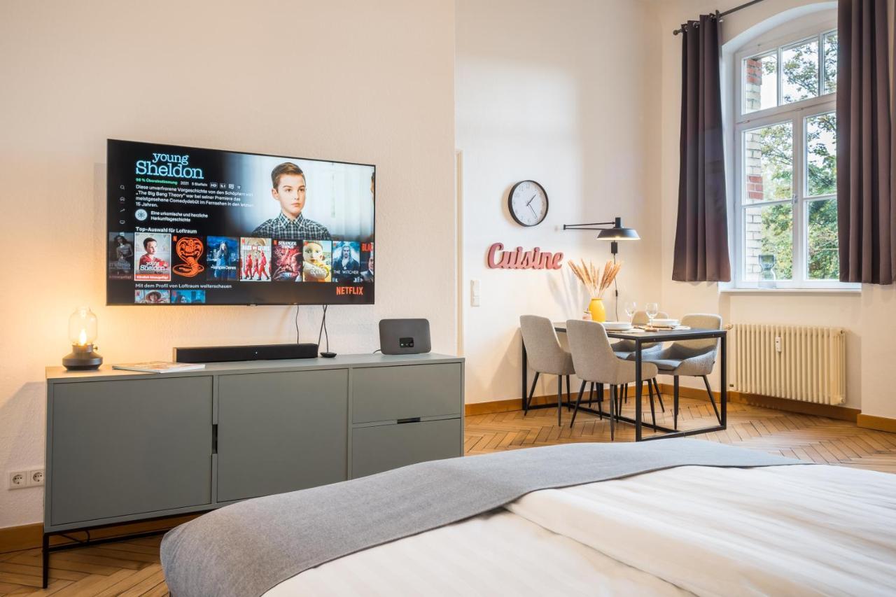 Schwarzlins Loftraum - Stilvolles Apartment Mit Smart Tv, Netflix, Disney Plus, Schnellem Wlan, Parken, Nespresso ซังคท์อิงแบร์ท ภายนอก รูปภาพ